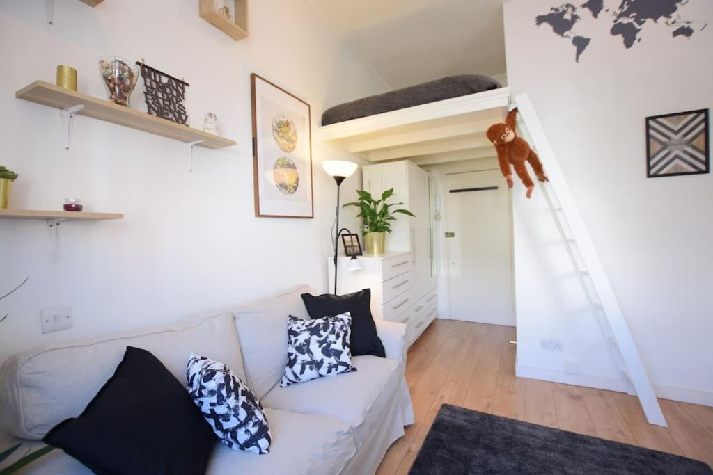 Stylish Studio Apartment Camden Londra Esterno foto